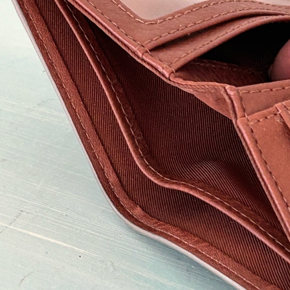 Fossil Women's Gray Cream Mini  Leather  Wallet - Picture 8 of 10